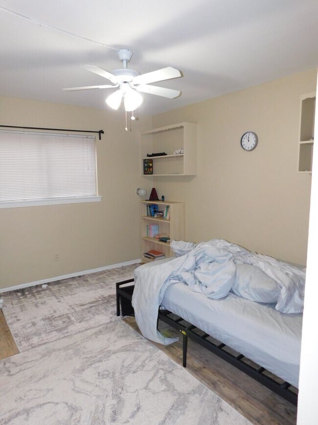 Building Photo - UT condo for lease