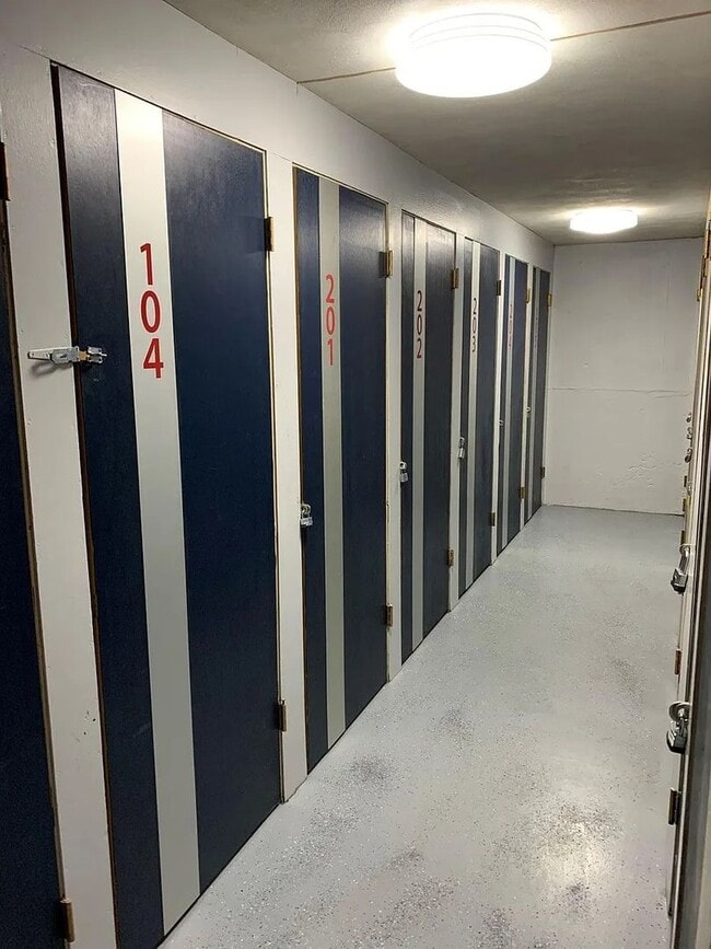 Building Photo - LOCATION LOCATION! Prime location in Governors Park! Move in Special $500 off 1st months rent!