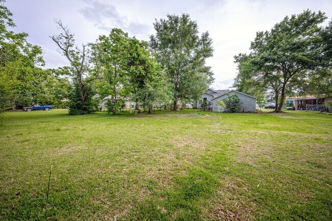 Building Photo - Cute 2 Bed 1 Bath in Pascagoula