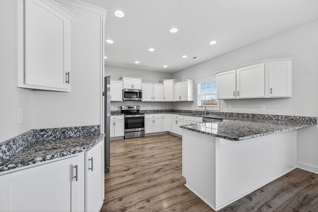 Building Photo - Welcome to Onslow Bay