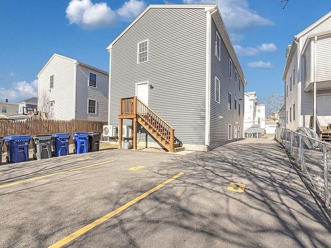 Building Photo - 65 Marietta St