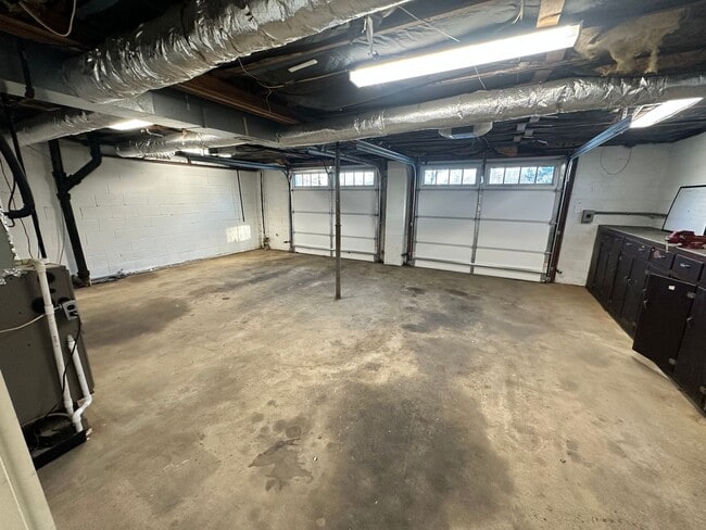 Building Photo - 102 Highland Dr