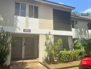 Building Photo - 101 Gardens Dr