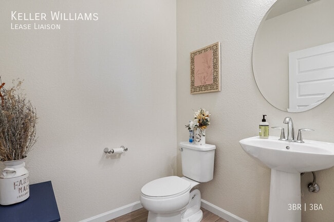 Building Photo - 1539 Spring Water Pt