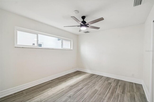 Building Photo - 11245 9th St E