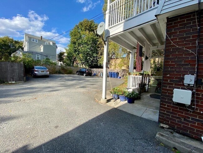 Building Photo - 4295 Washington St