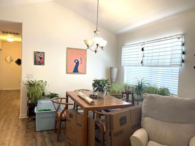 Building Photo - 3 bedroom, 2 bath in Grass Valley, CA 95945