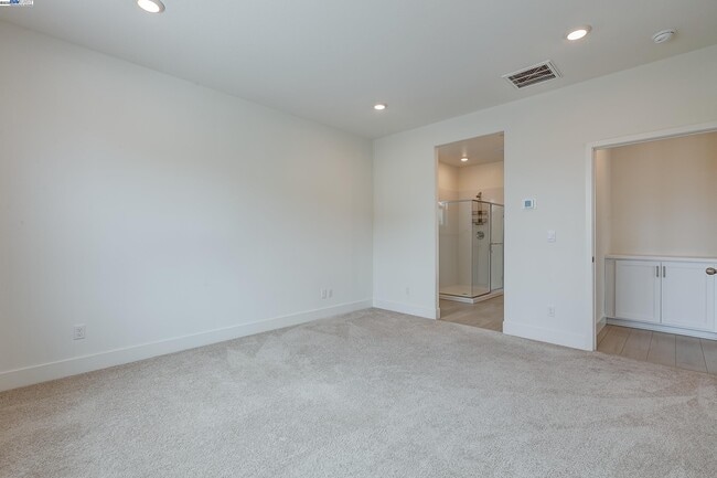 Building Photo - 1227 Richardson Rd
