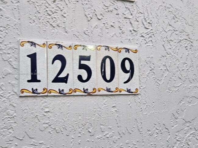 Building Photo - 12509 NW 11th Ln