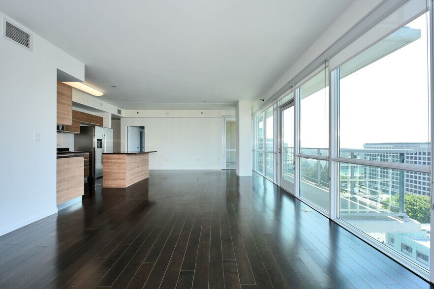Building Photo - 3785 Wilshire Blvd