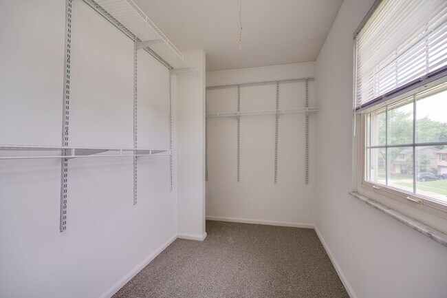 Building Photo - 4024 Quail Bush Dr