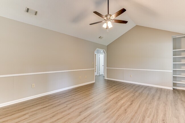 Building Photo - 2960 Glenn Hills Dr