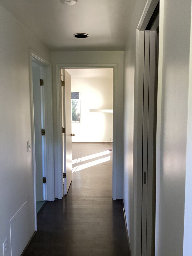 Building Photo - Beautifully Maintained Santa Barbara Home