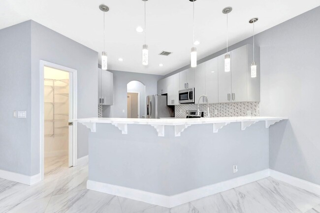 Building Photo - 6453 Paradise Cove