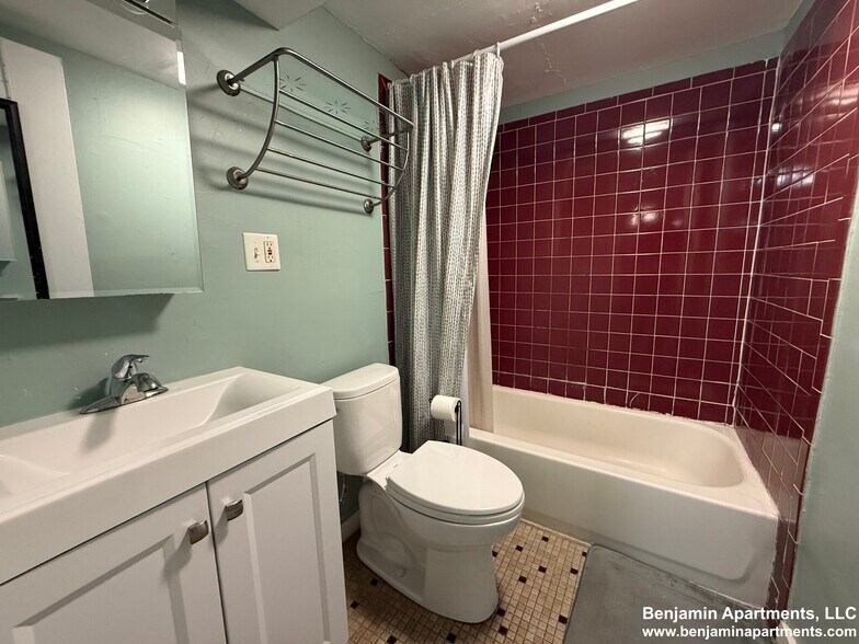 Building Photo - 890 Huntington Ave