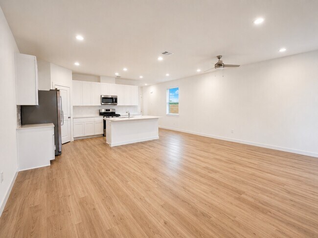 Building Photo - 28146 Meadowlark Sky Dr