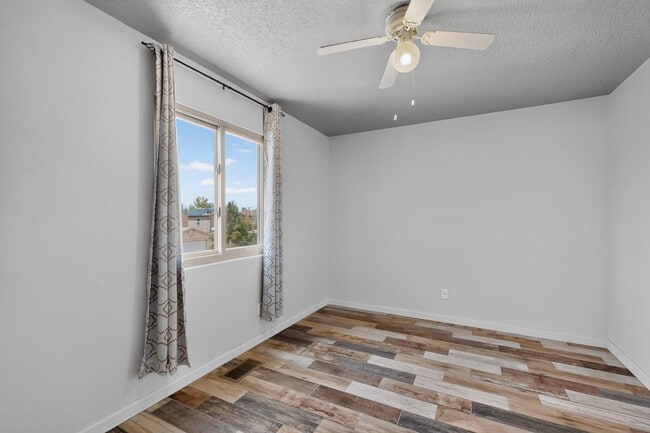 Building Photo - 624 Torretta Dr SW