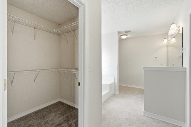 Building Photo - 4227 Shadow Ln