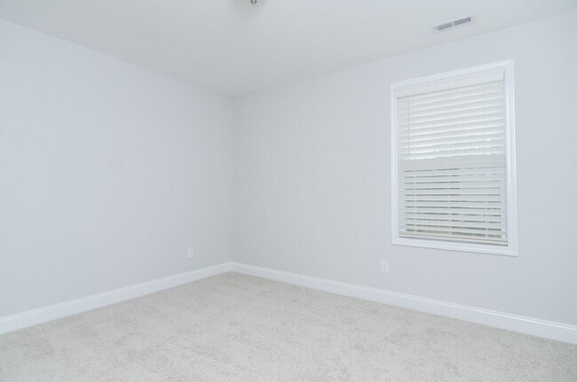 Building Photo - 1575 Grey Cliff Run