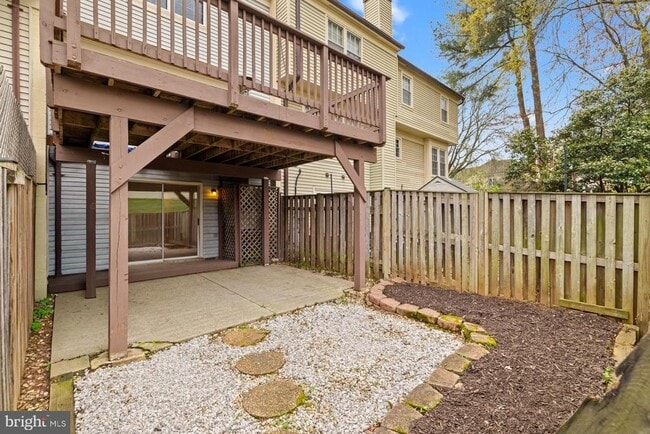 Building Photo - 8640 Dellway Ln