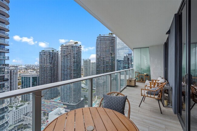 Building Photo - 1010 Brickell Ave