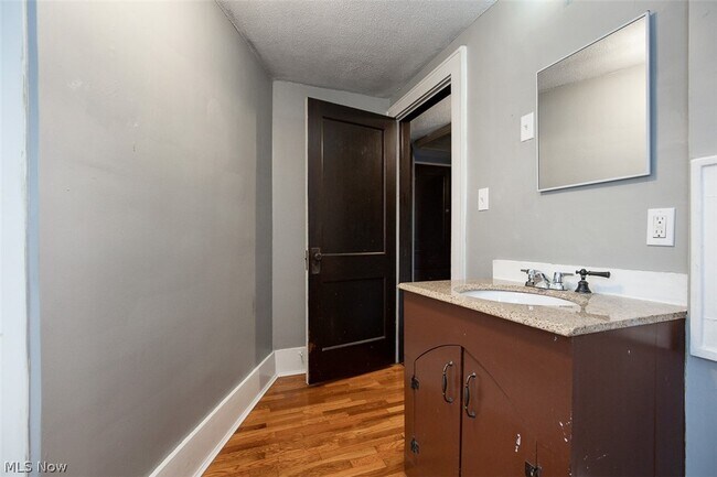 Building Photo - 888 Harrison Ave