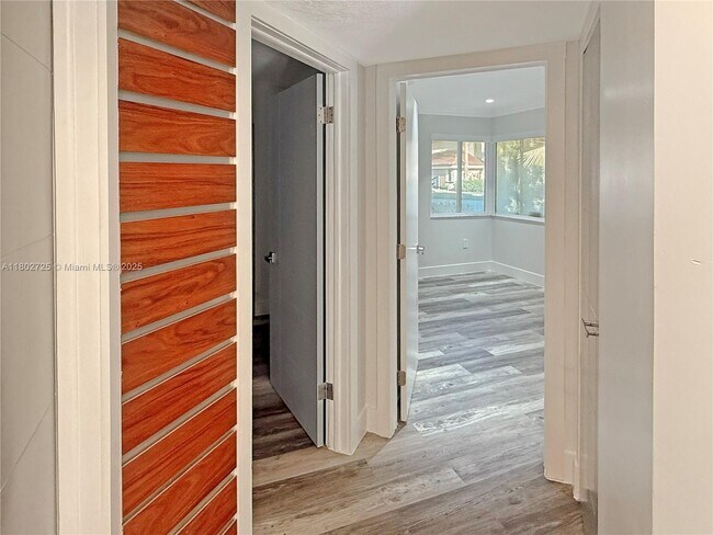 Building Photo - 9766 SW 138th Ave