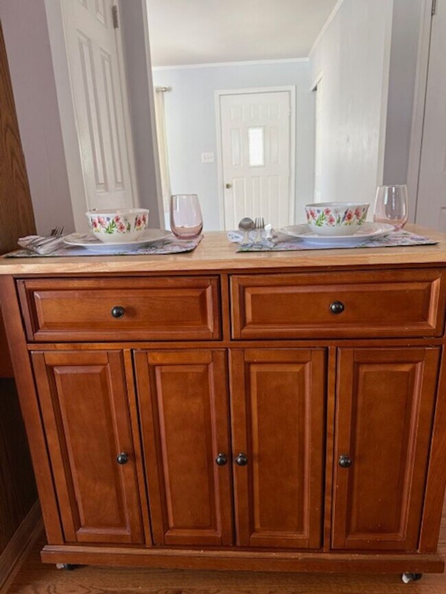 Building Photo - All One Level Living La Plata