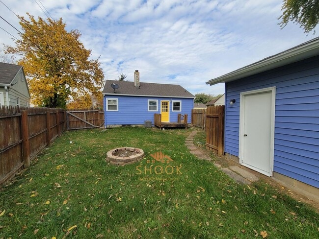 Building Photo - FLIPPED 2 BR HOME, CENTRALLY LOCATED!