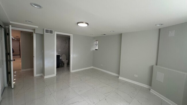 Building Photo - 5405 N Campbell Ave