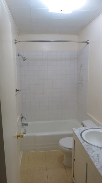 Building Photo - 322 McGoodwin Ave