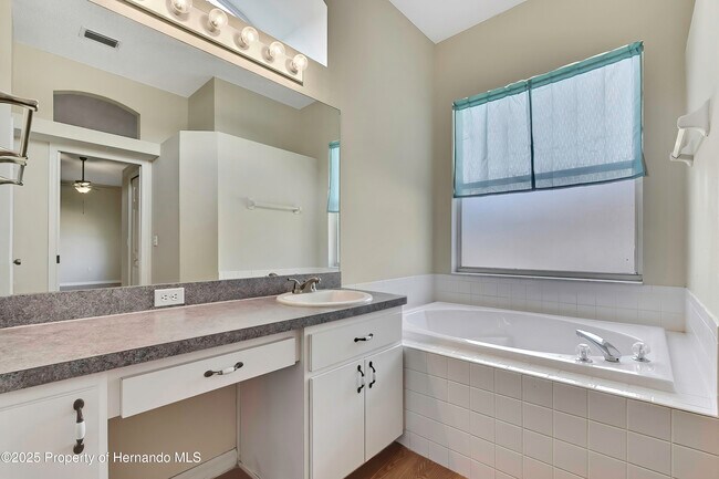 Building Photo - 8019 Timberlake Ave