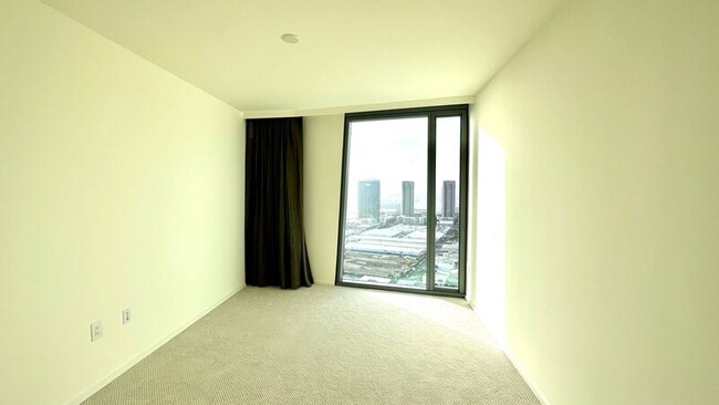 Building Photo - 1000 Auahi St