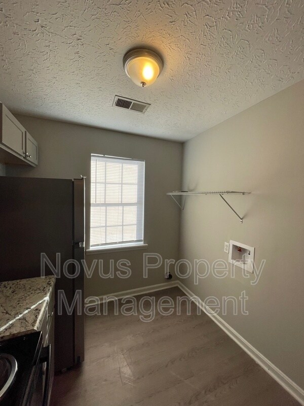 Building Photo - 763 South St