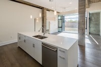 Building Photo - z-063025-Saxonia Apartments