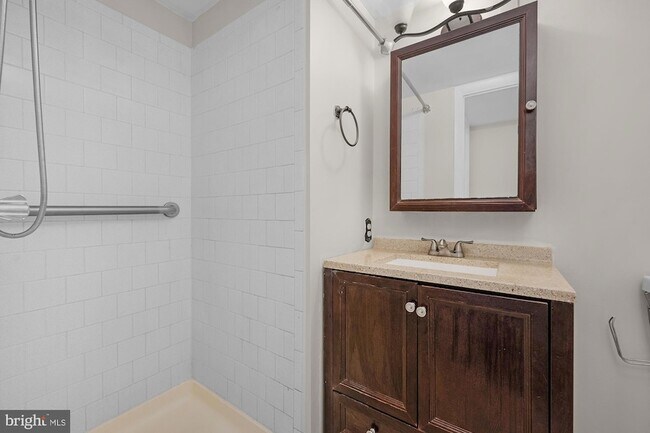 Building Photo - 10738 Bridlerein Terrace