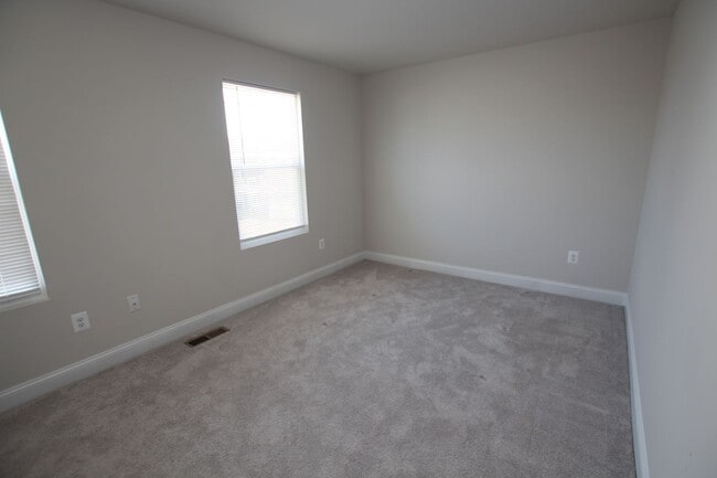 Building Photo - Plantation Lakes a golf community with numerous amenities for residents to enjoy.