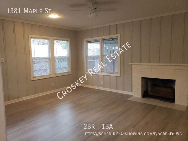 Building Photo - Remodeled unit, close to schools, easy acc...