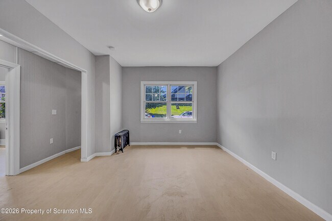 Building Photo - 958 Ridge Ave