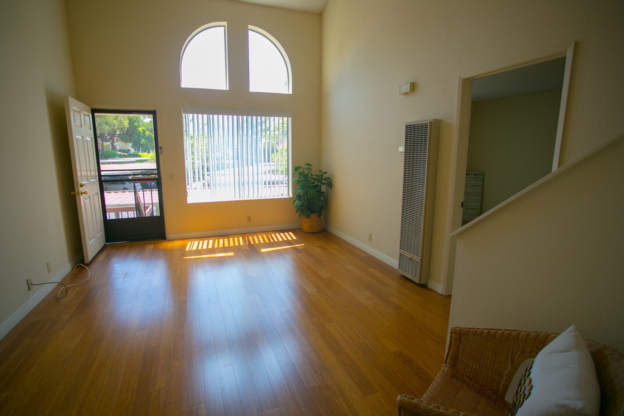 Building Photo - 4060 Rosenda Ct