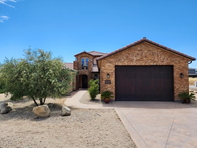 Building Photo - 2296 Holly Dr