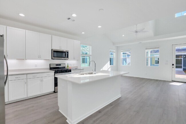 Building Photo - 165 Salty Fin Dr