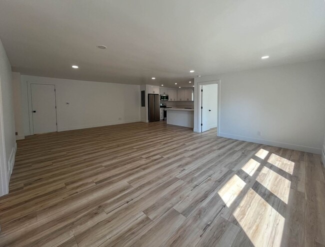 Building Photo - Charming NE Portland Apartment Near Parks, Shops & Transit