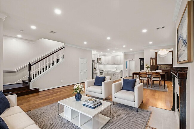 Primary Photo - 4023 Breakwood Dr