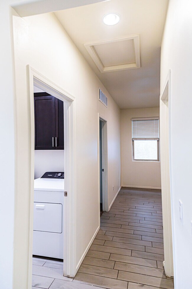 Building Photo - 10741 W Harrigan Dr