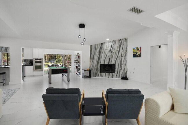 Building Photo - 12231 Areaca Dr