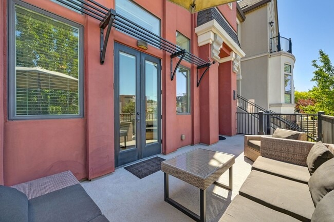 Building Photo - 3 bedroom | 2.5 bathroom | Crocker Village Brownstone