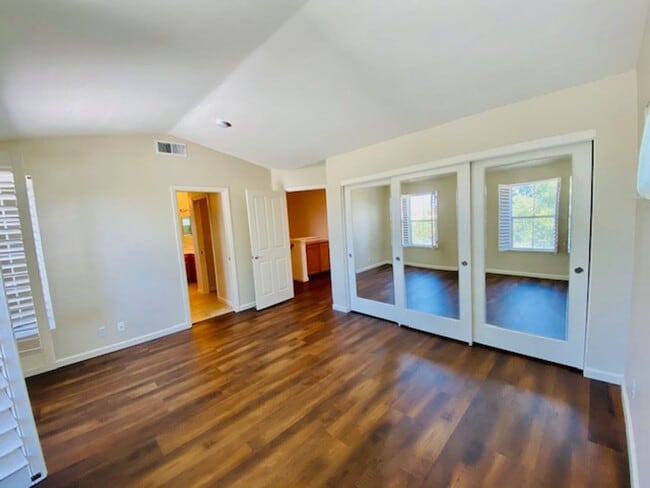 Building Photo - Elegant and Move-In Ready 4BD/3BA, Two-Sto...