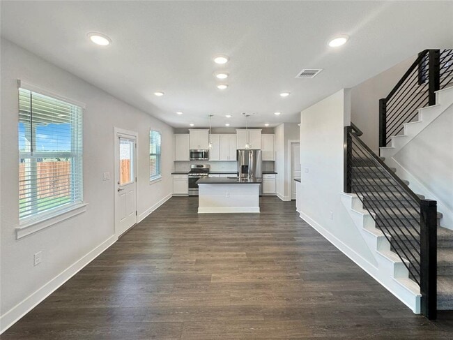 Building Photo - 1704 Carvin Wy