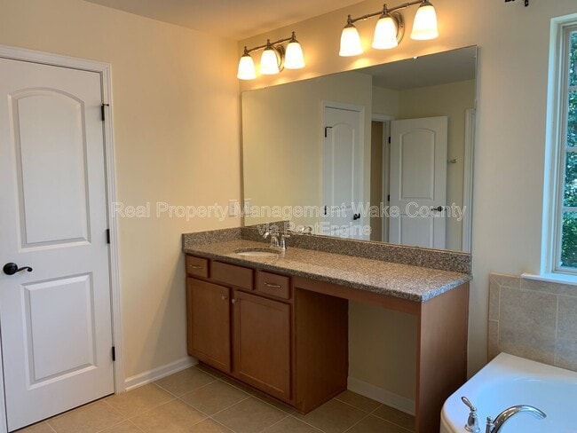 Building Photo - 308 Bay Willow Ct